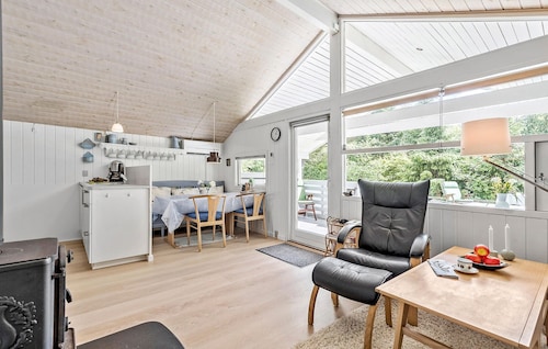 Beautiful home in Herning with WiFi