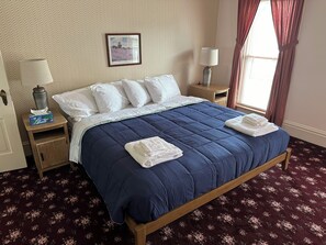 5 bedrooms, desk, free WiFi, bed sheets - Waterfront View Lake Michigan - Building Family Memories! (Menominee)