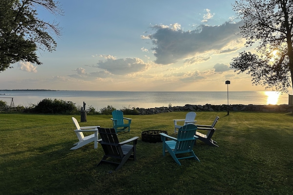 Sit around the fire pit with family & friends.