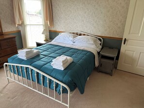 5 habitaciones, escritorio, wifi gratis y ropa de cama 