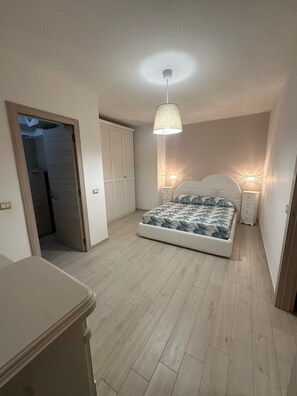 3 Schlafzimmer, Bügeleisen/Bügelbrett, Reisekinderbett, WLAN