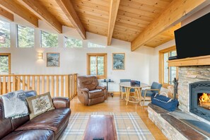 House (4 Bedrooms) | Interior - Lake + Beach Access, Pool, Tennis Walk to Chambers Tahoe Timber by Avantstay (Homewood)