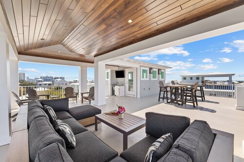 Emerald Sunset by Avantstay 9bdr Villa Pool+game Room+rooftop+walk to Beach