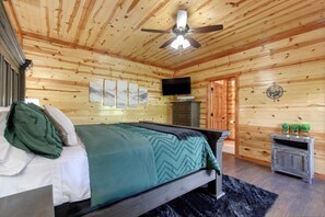 House (6 Bedrooms) | Interior