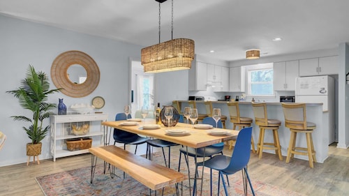 Ion by Avantstay Walk to Beach, Dining, Shopping Central Location Deck