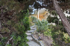 House (3 Bedrooms) | Interior - La Jolla Living by Avantstay A+ Location Private Backyard Lounge (La Jolla)