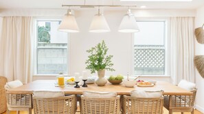 Interior - La Jolla Living by Avantstay A+ Location Private Backyard Lounge (La Jolla)