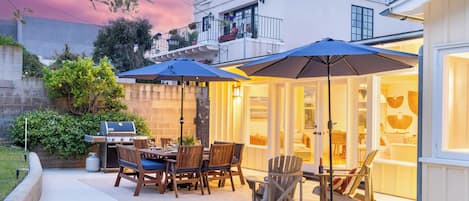 Vista frontal de la propiedad