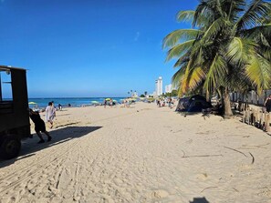 Solsenger og strandhåndklær