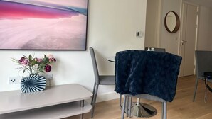 Interior - Impeccable 1-bed Apartment (Barking)