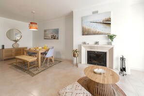 Dining - Baleal Beachfront Duplex (Peniche)