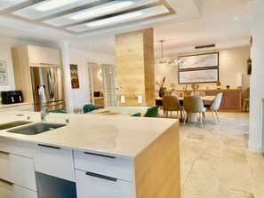 Dining - Suite de Luxe à Pommard Vue Panoramique sur les Vignobles (Pommard)