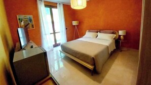 Business Room | Free WiFi