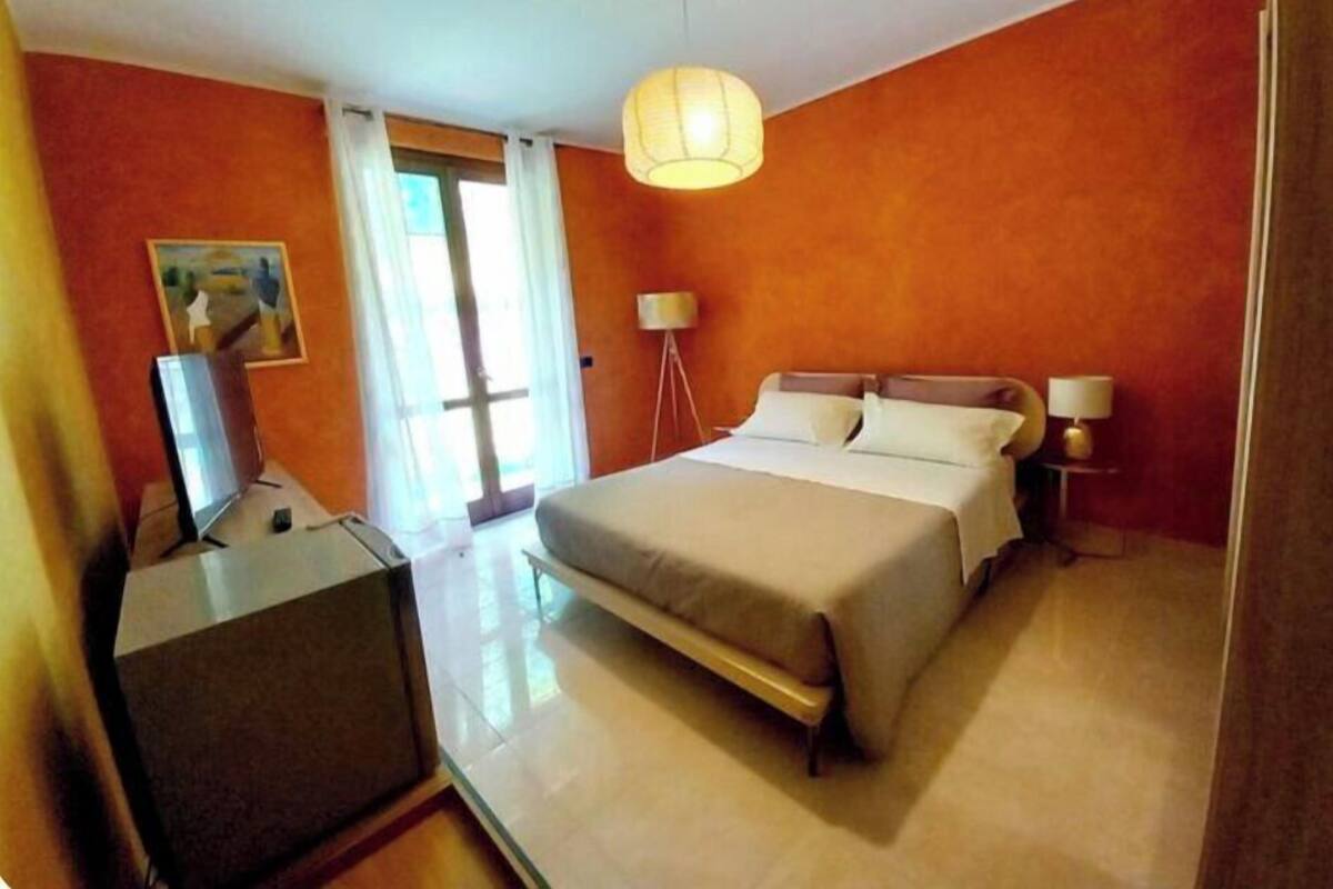 Business Room | Free WiFi
