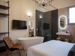 Grand Suite | Bathroom | Eco-friendly toiletries, hair dryer, slippers, bidet - Tenuta Asmara Luxury Resort (San Miniato)