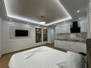 Superior Studio - Bamisa Apartments (Golem)