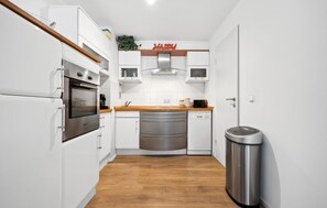 Kühlschrank, Herdplatte, Geschirrspüler