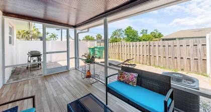 Naples Coastal Paradise Getaway By Vanderbilt Beach, Mercado and Whole Foods