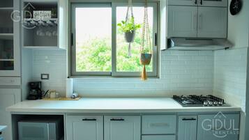 Micro-ondes, plaque de cuisson