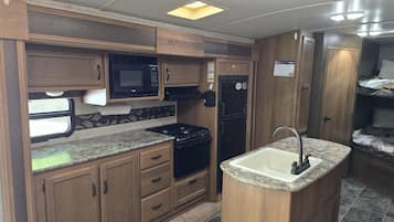 Microwave, oven, stovetop, coffee/tea maker