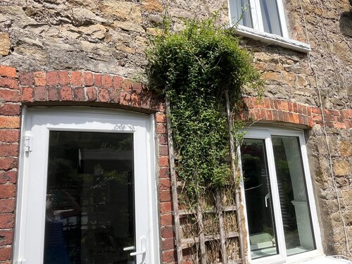 Peaceful Riverside Cottage in Machen, Caerphilly