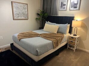 1 bedroom, desk, iron/ironing board, free WiFi - Elegant& modern Home (Stafford)