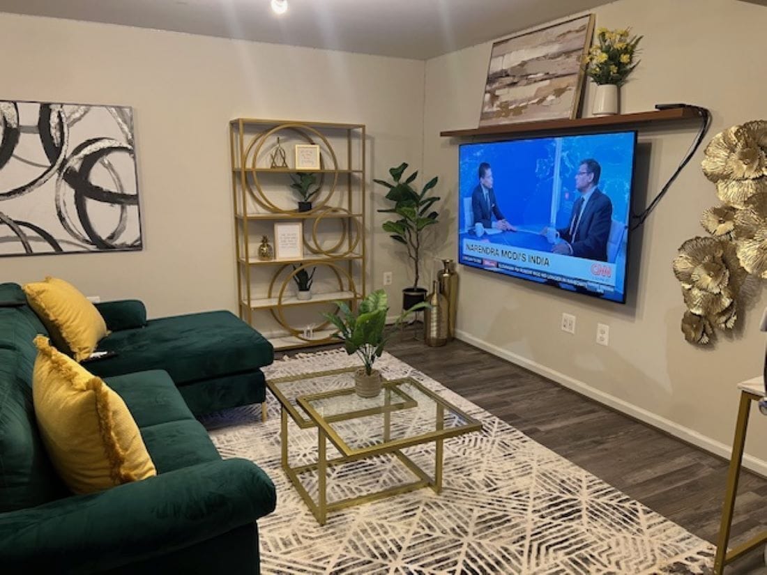 Smart-tv en een computerscherm