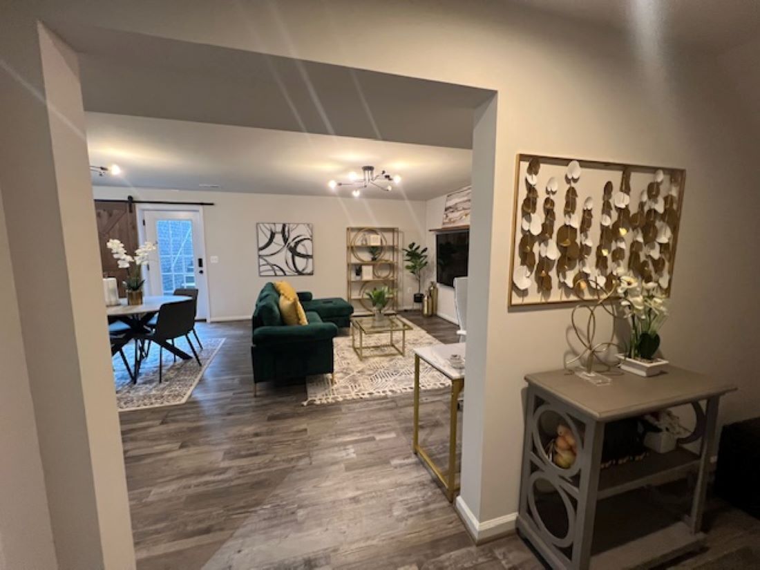 Smart TV, computer monitors