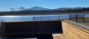 Cozy & Cool & Dog Friendly Cabin in Black Butte Ranch