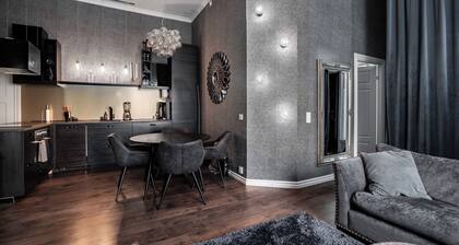 Spacious Oasis Only Minutes From the City Center