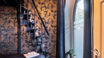 2 sovrum, skrivbord, ljudisolering och strykjärn/strykbräda