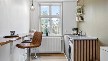 Kühlschrank, Herdplatte, Geschirrspüler