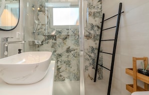 Douche, séchoir à cheveux
