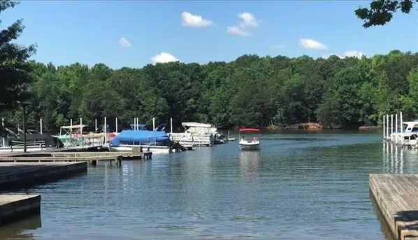 Marina - Cozy lake house in Badin Shores Resort! (New London)