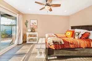 Desk, travel cot, free WiFi, bed sheets