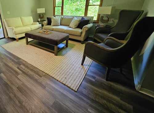 Private retreat only minutes from Sandstone Falls, Bluestone Lake and Park!