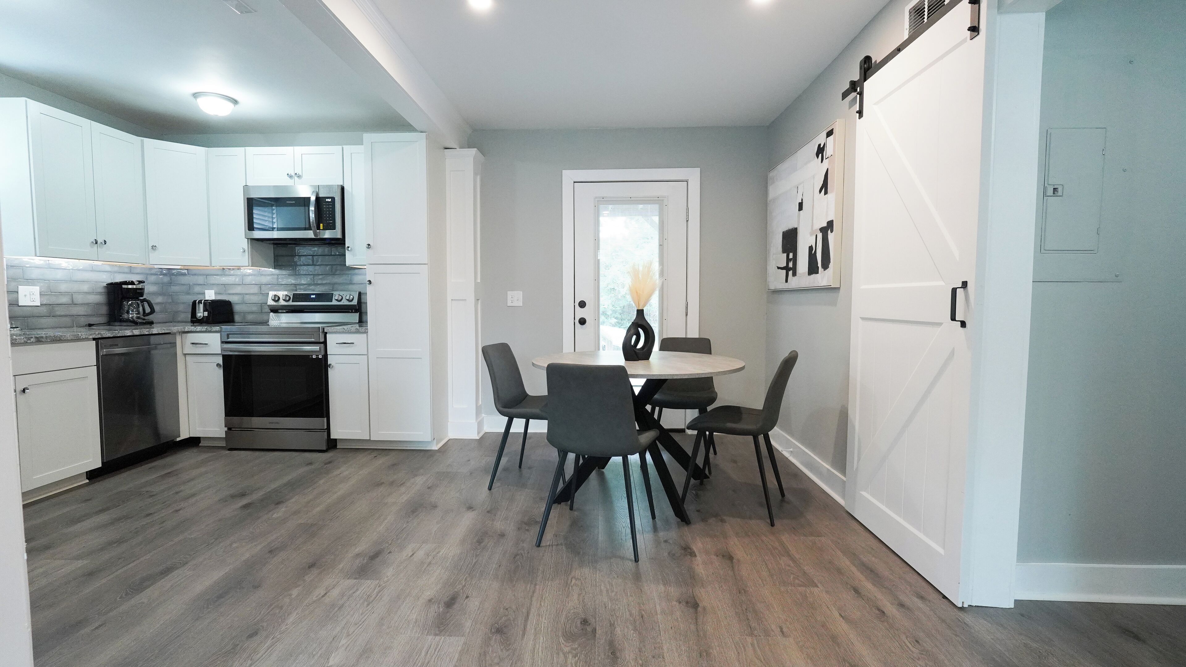 Beautiful Duplex in 5 points, Riverside!