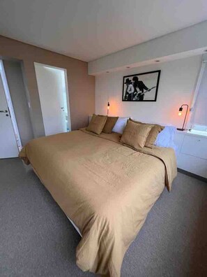 2 bedrooms, in-room safe, desk, iron/ironing board - Spacious 2 Bedroom-2 1/2 Bath (Cdad. Autónoma de Buenos Aires)