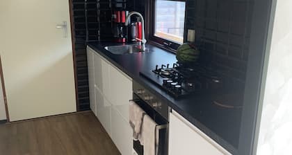 Charming dog-friendly lodge in, Veluwe. Enjoy the nature by walking or cycling.
