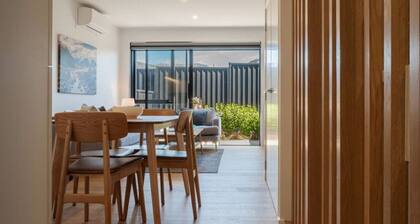 Explore Wanaka - A Stylish Unit That Guests Adore!