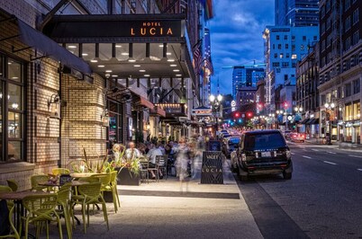 Junior Suite | Eclectic Art + Downtown Location