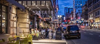 Junior Suite | Eclectic Art + Downtown Location