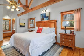 3 bedrooms, iron/ironing board, WiFi, bed sheets - Serene Mountain View Retreat. Pool, Firepit & Hot tub, Fireplace Dogs Welcome! (Ellijay)