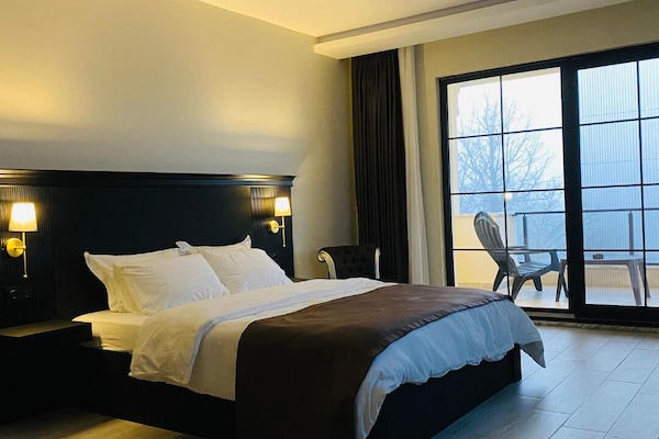 Deluxe-Doppelzimmer, 1 Queen-Bett, Nichtraucher, Talblick