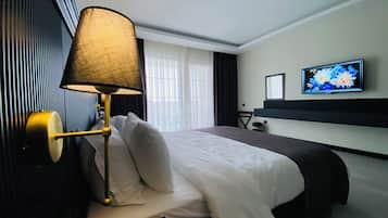 Deluxe Double Room, Non Smoking, Valley View | Frette Italian sheets, premium bedding, down comforters