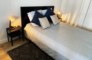 1 chambre, fer et planche Ă repasser, Wi-Fi gratuit, draps fournis