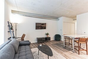 City Apartment, City View | Living area | 50-inch Smart TV with digital channels, Netflix, Hulu