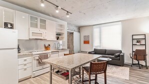 City-Apartment, Stadtblick | Eigene Küche
