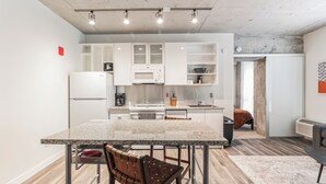 City-Apartment, Stadtblick | Eigene Küche