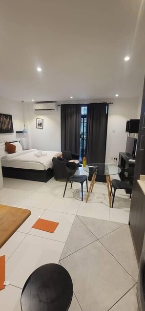 Comfort Single Room - Embassy garden ebs legend luxury studio  (Accra)